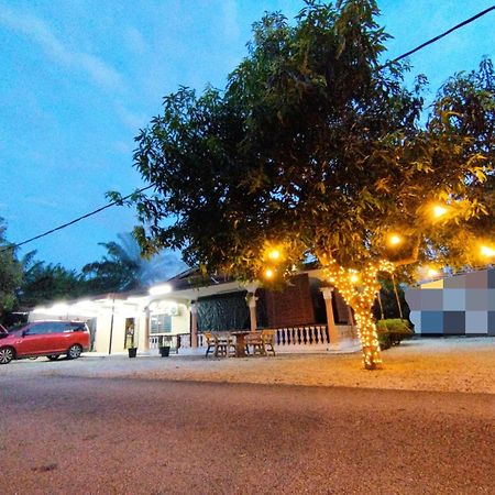 מואר Basrie Villa "Mslim Only" - Mini Cinema , Private Pool , Wi-Fi , Netflix מראה חיצוני תמונה