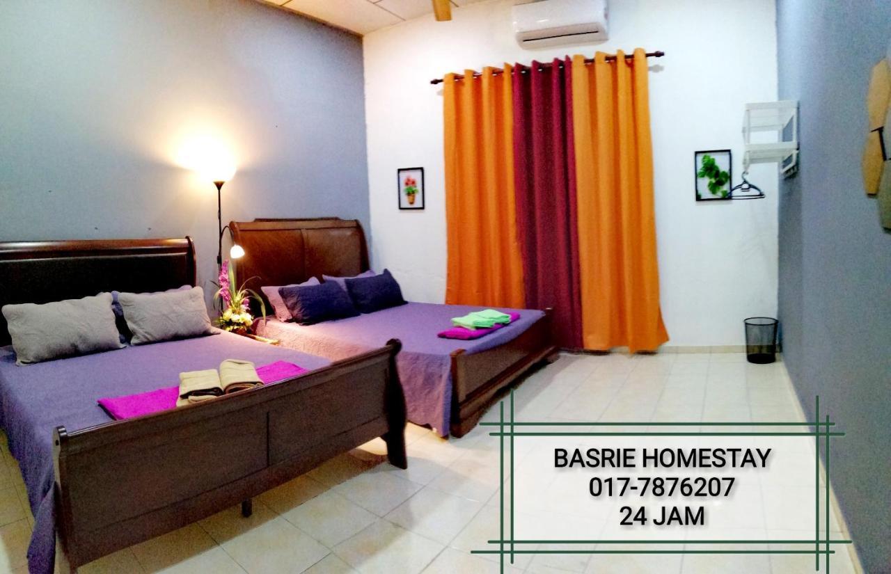 מואר Basrie Villa "Mslim Only" - Mini Cinema , Private Pool , Wi-Fi , Netflix מראה חיצוני תמונה