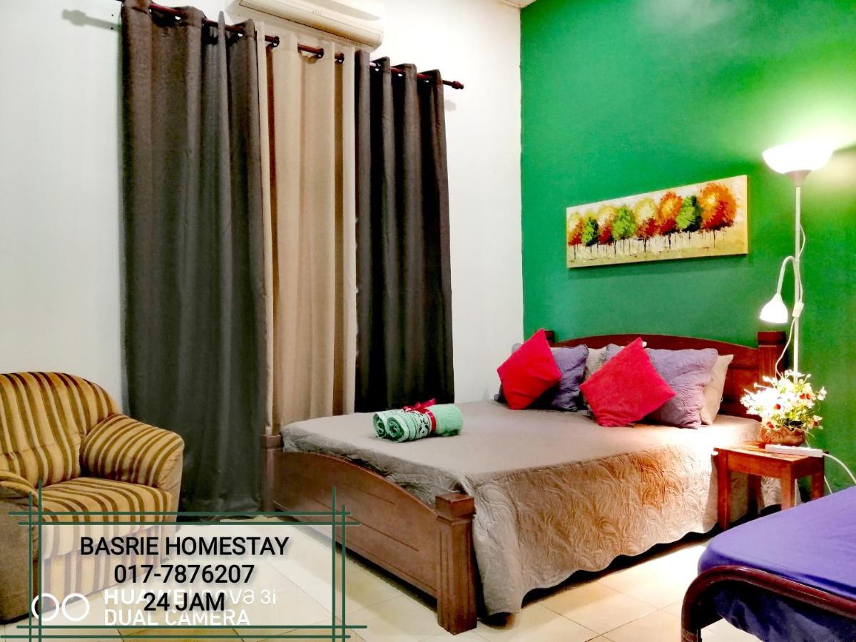 מואר Basrie Villa "Mslim Only" - Mini Cinema , Private Pool , Wi-Fi , Netflix מראה חיצוני תמונה