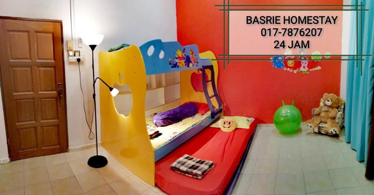 מואר Basrie Villa "Mslim Only" - Mini Cinema , Private Pool , Wi-Fi , Netflix מראה חיצוני תמונה