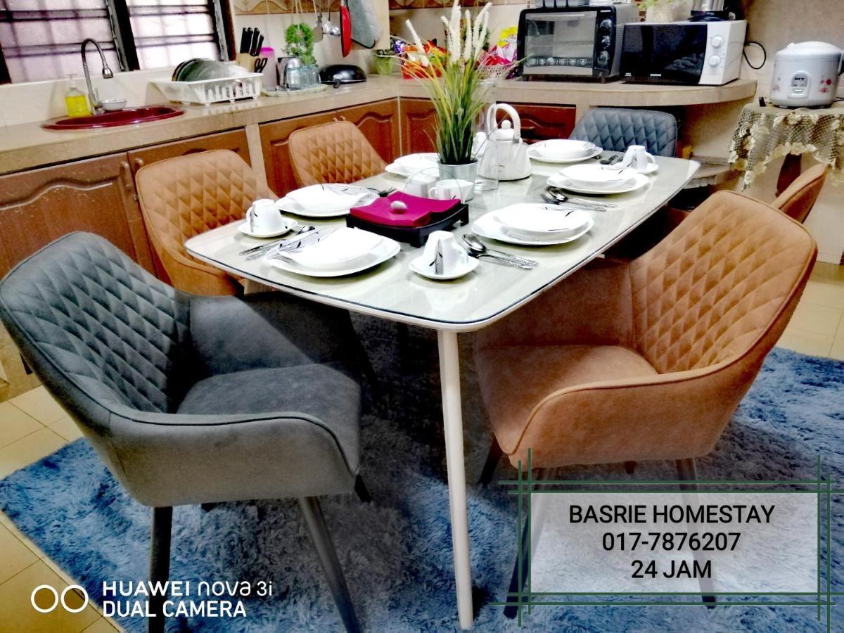 מואר Basrie Villa "Mslim Only" - Mini Cinema , Private Pool , Wi-Fi , Netflix מראה חיצוני תמונה
