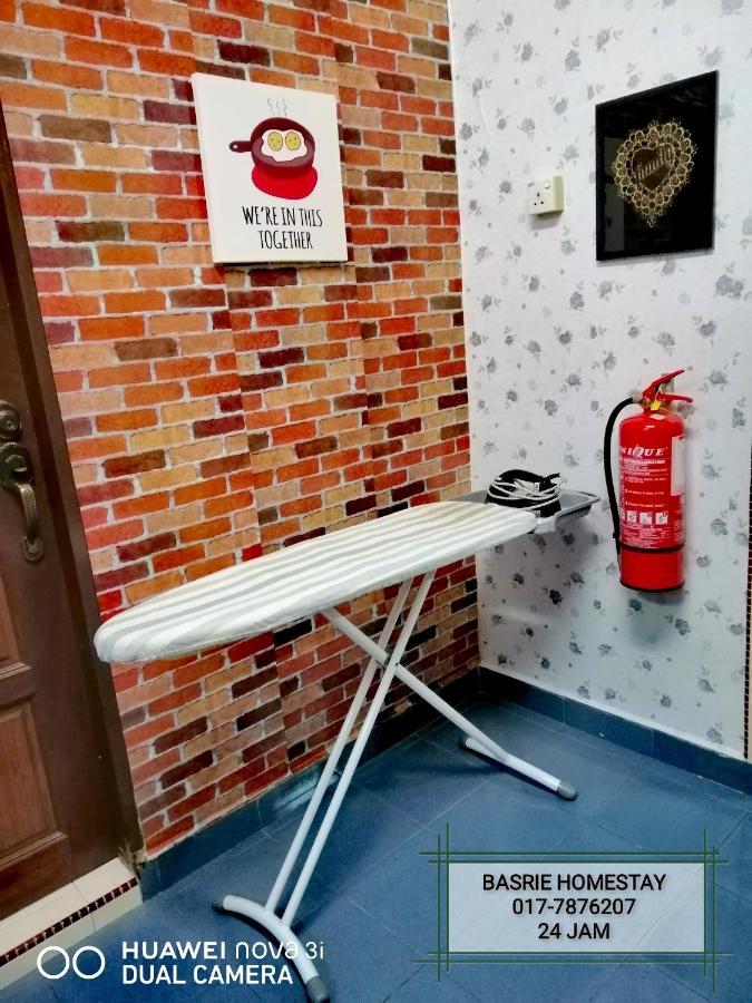 מואר Basrie Villa "Mslim Only" - Mini Cinema , Private Pool , Wi-Fi , Netflix מראה חיצוני תמונה