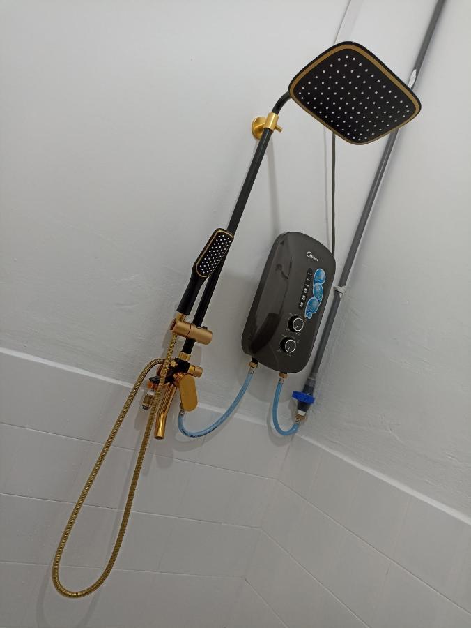 מואר Basrie Villa "Mslim Only" - Mini Cinema , Private Pool , Wi-Fi , Netflix מראה חיצוני תמונה