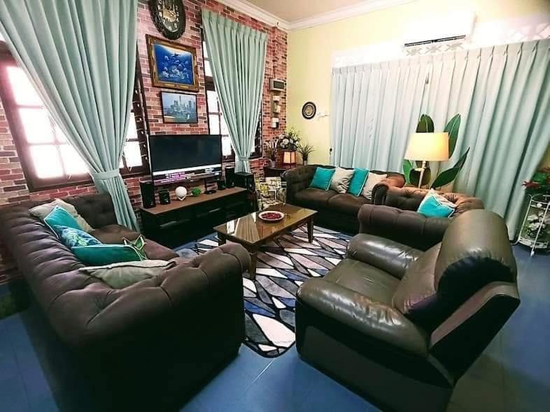 מואר Basrie Villa "Mslim Only" - Mini Cinema , Private Pool , Wi-Fi , Netflix מראה חיצוני תמונה