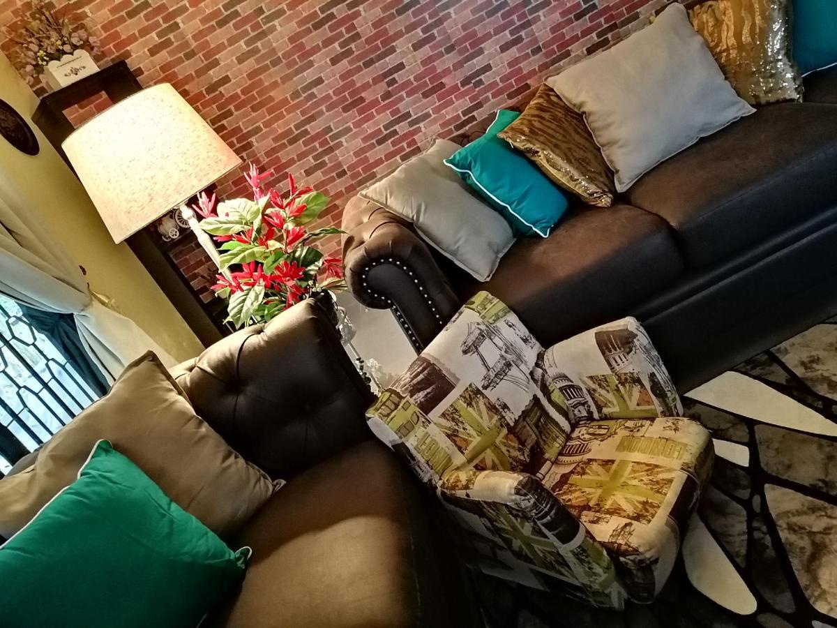 מואר Basrie Villa "Mslim Only" - Mini Cinema , Private Pool , Wi-Fi , Netflix מראה חיצוני תמונה